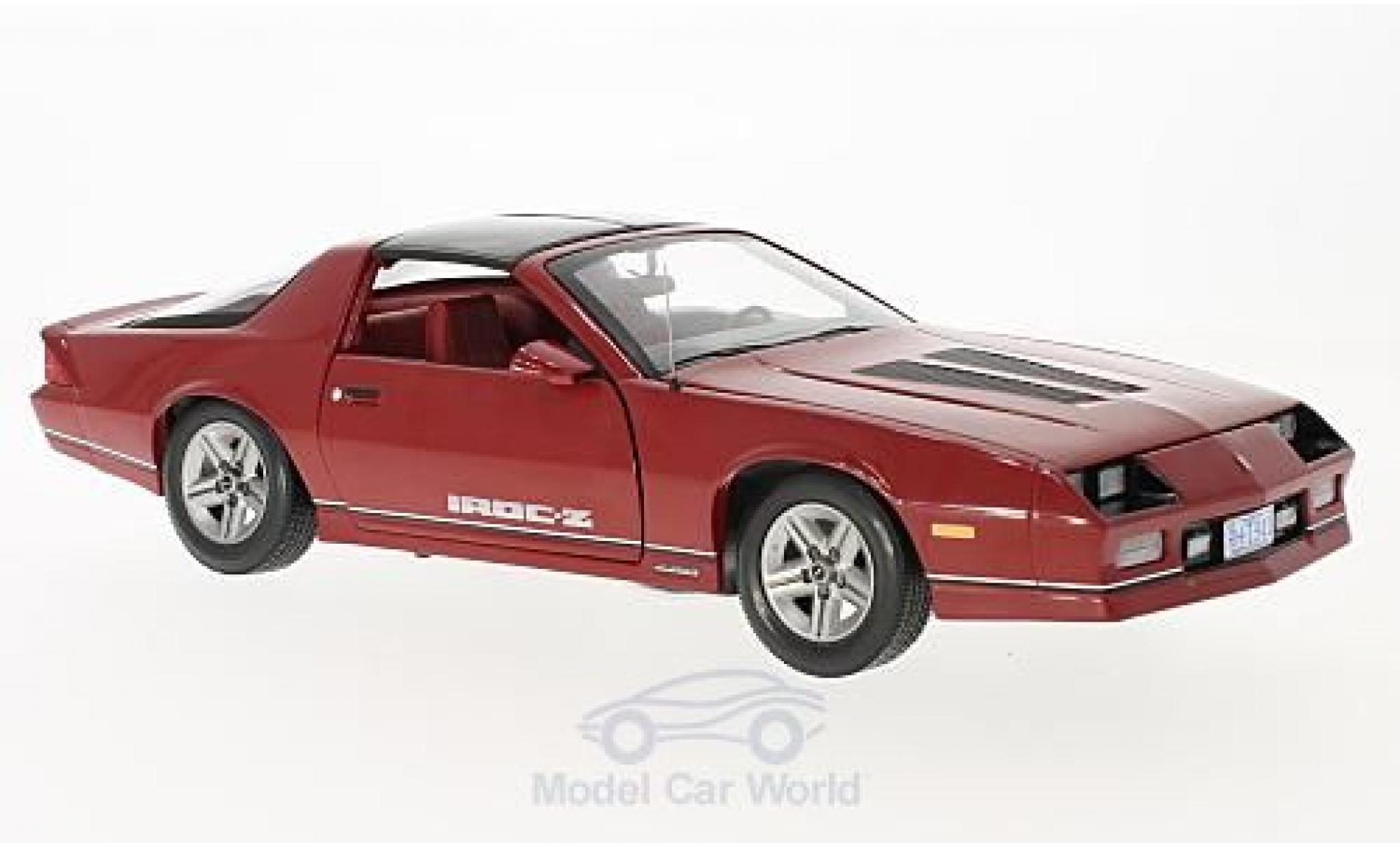 Chevrolet Camaro 1/18 Sun Star IROC-Z rosso 1985 modellino in miniatura