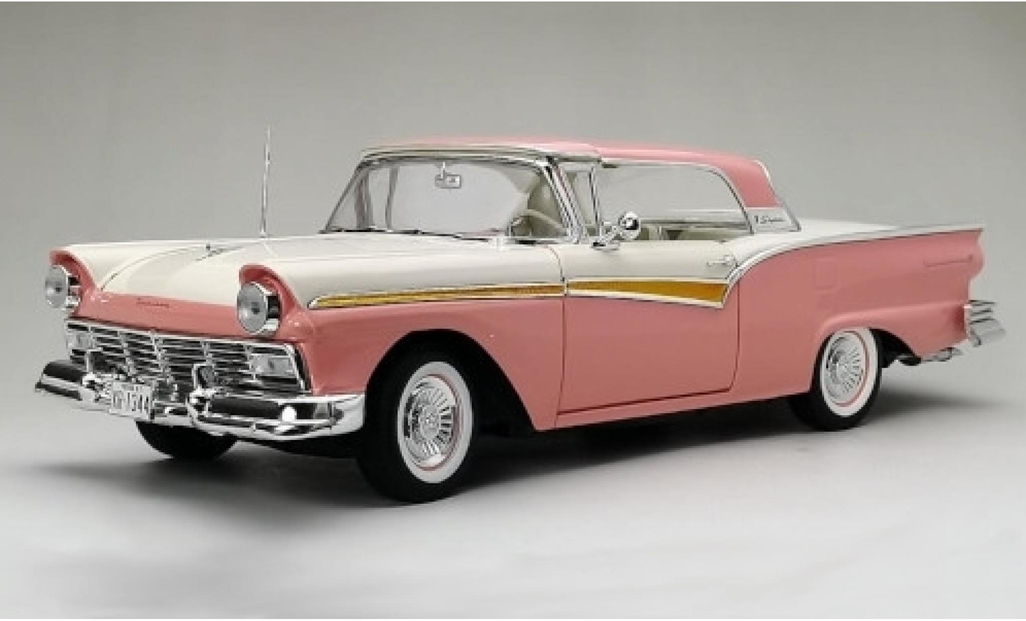 Ford Fairlane 1/18 Sun Star 500 Skyliner rosa/bianco 1957 modellino in miniatura