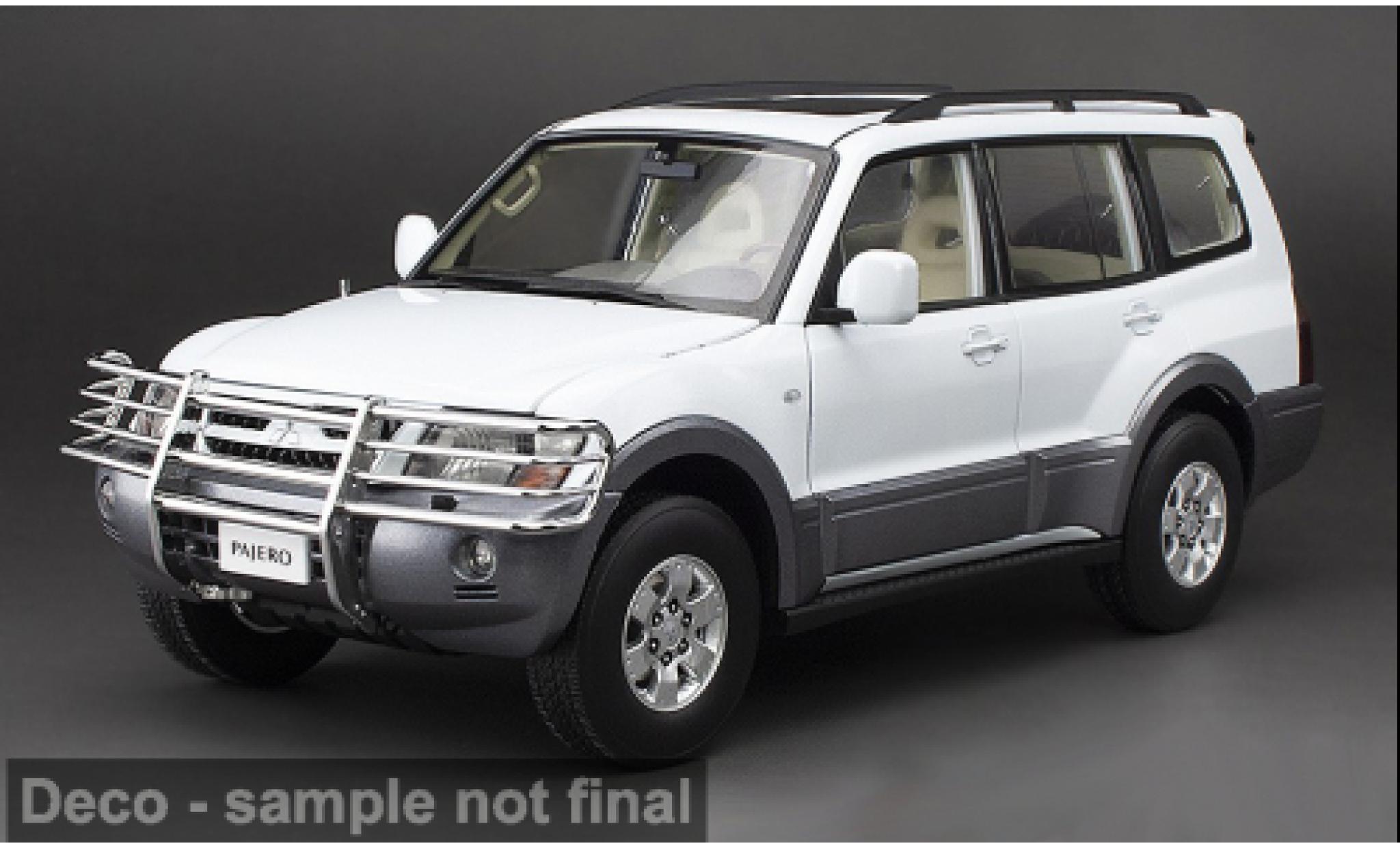 Mitsubishi Pajero 1/18 Sun Star V73 weiss 1:18 modellino in miniatura