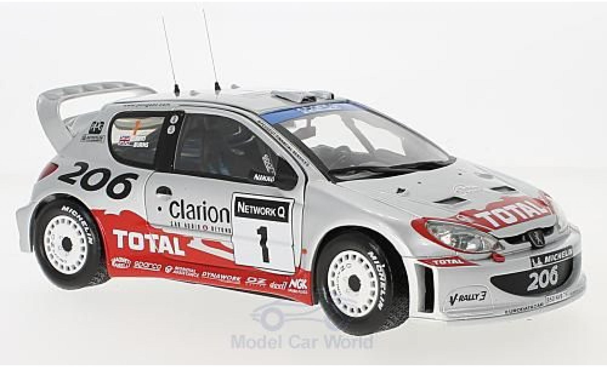 Peugeot 206 WRC 1/18 Sun Star WRC No.1 WRC Rallye Großbritannien 2002 R.Burns/R.Reid modellino in miniatura