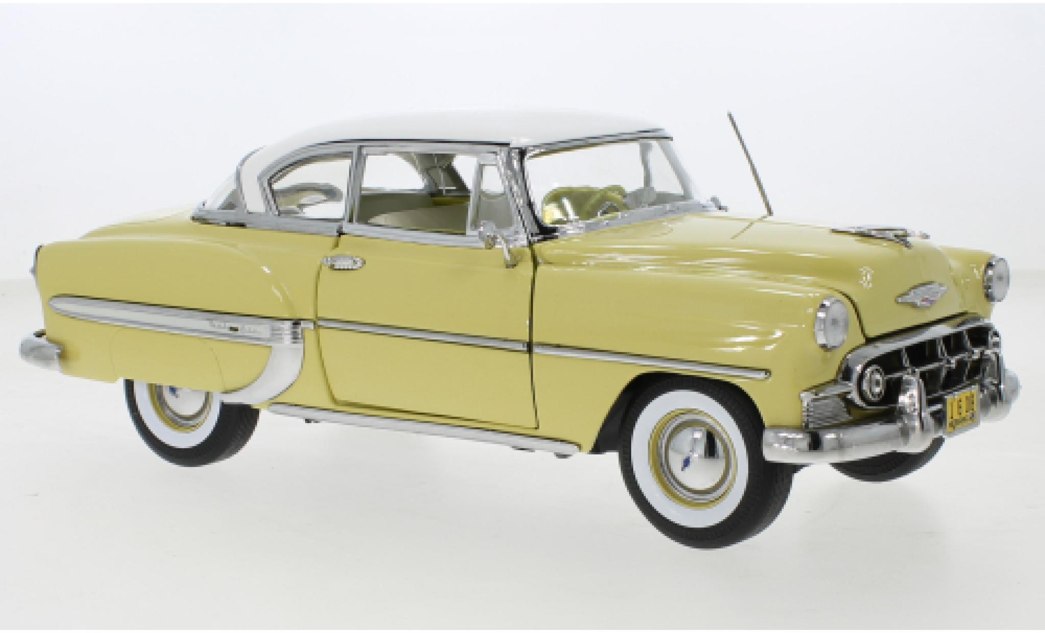 Chevrolet Bel Air 1/18 Sun Star Hardtop Coupe giallo/bianco 1953 modellino in miniatura