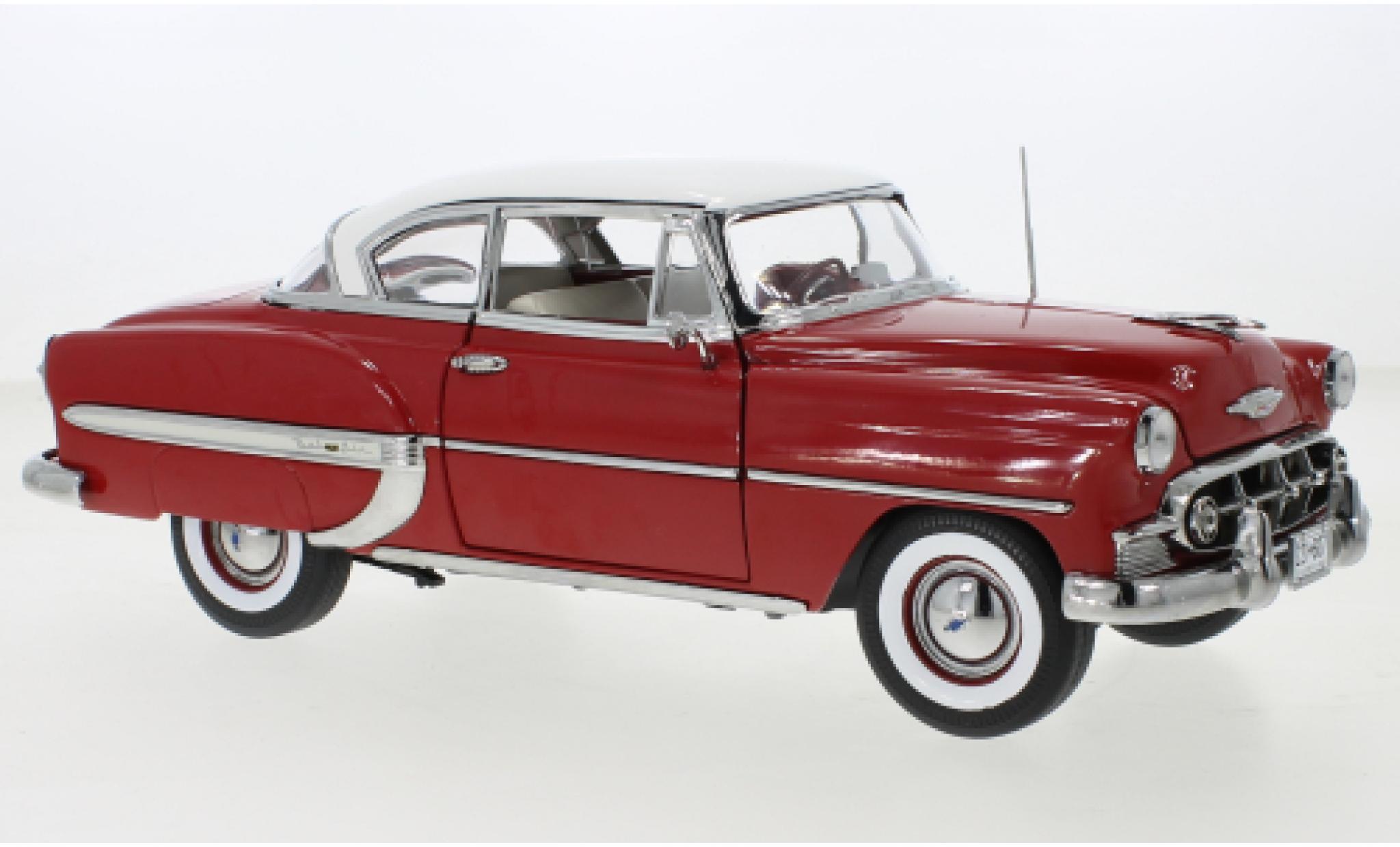 Chevrolet Bel Air 1/18 Sun Star Hardtop Coupe rosso/bianco 1953 modellino in miniatura