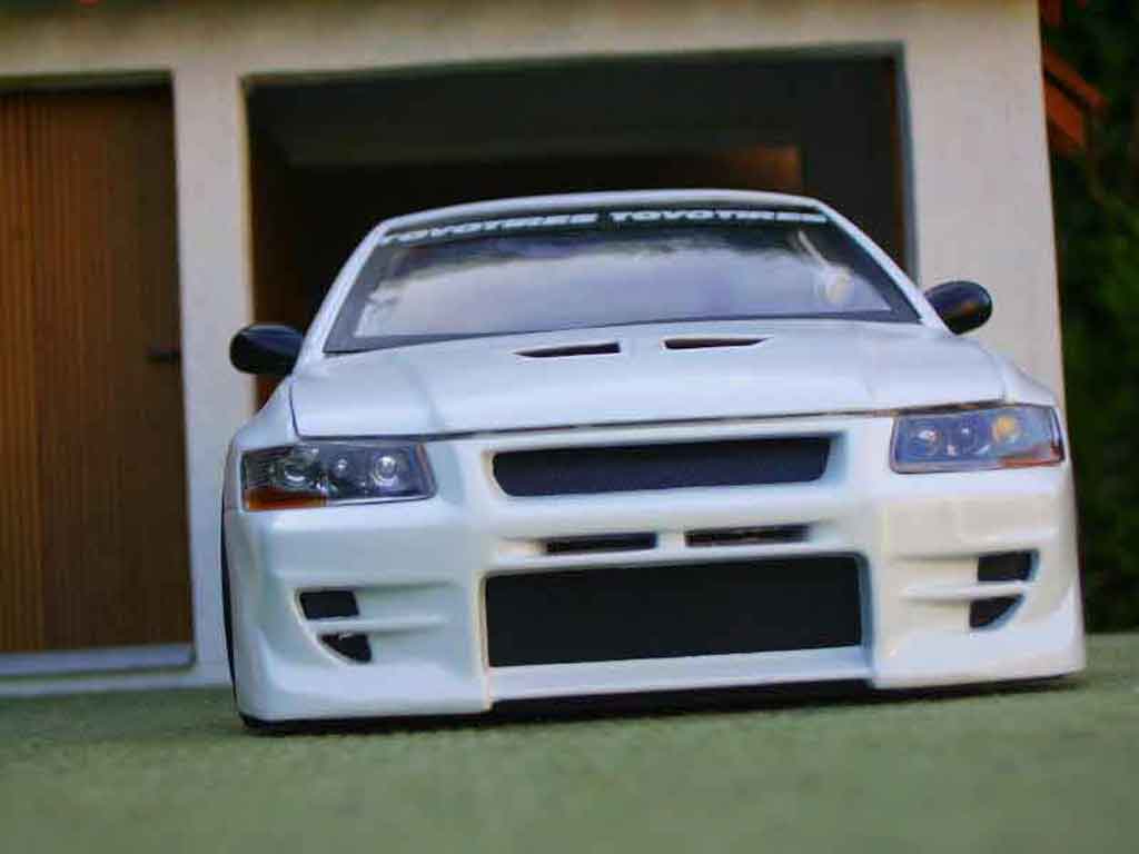 Mitsubishi Lancer Evolution VII 1/18 Ertl Evolution VII tuning tuning modellino in miniatura