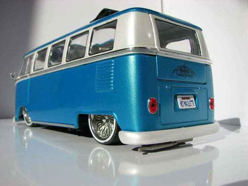 Volkswagen Combi 1/18 Welly low rider modellino in miniatura