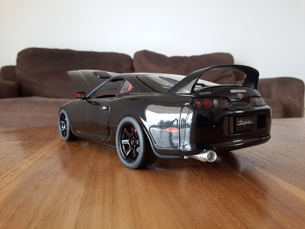 Toyota Supra 1/18 Kyosho nero jantes 18 pouces et disques de frein tuning modellino in miniatura