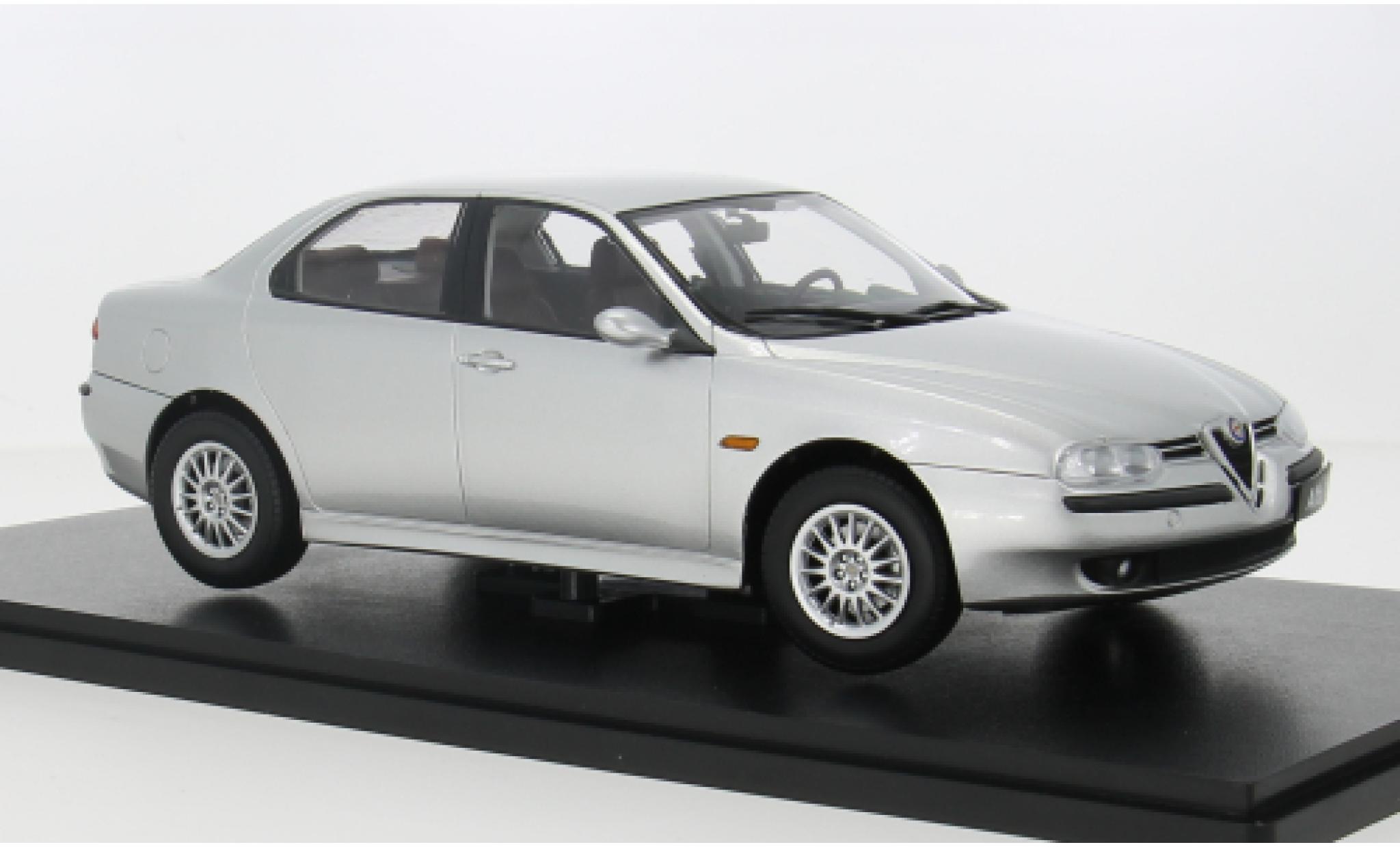 Alfa Romeo 156 1/18 Triple 9 Collection silber 1998 1:18 modellino in miniatura