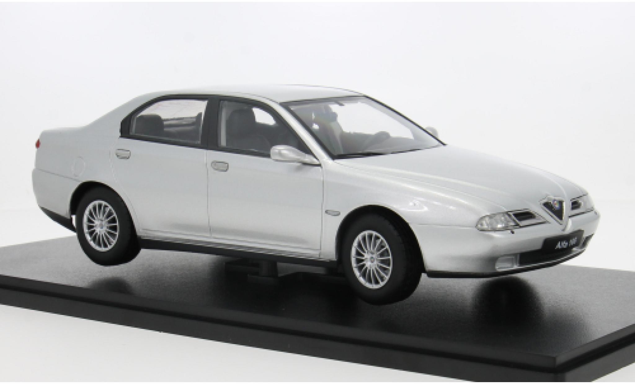 Alfa Romeo 166 Triple 9 Collection silber 1999 1:18 modellino in miniatura