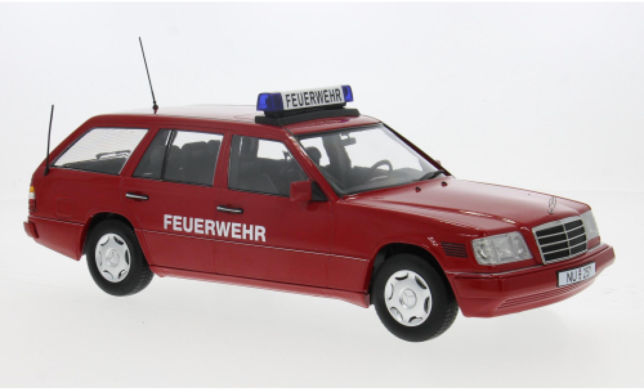 Mercedes Classe E Triple 9 Collection T-Modell (S124) 1995 Feuerwehr 1:18 modellino in miniatura