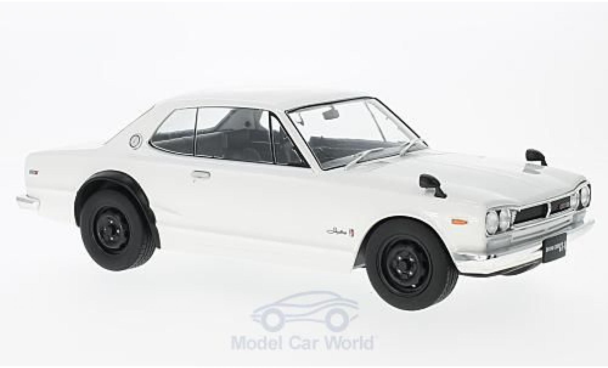 Nissan Skyline 1/18 Triple 9 Collection GT-R KPGC10 bianco RHD modellino in miniatura