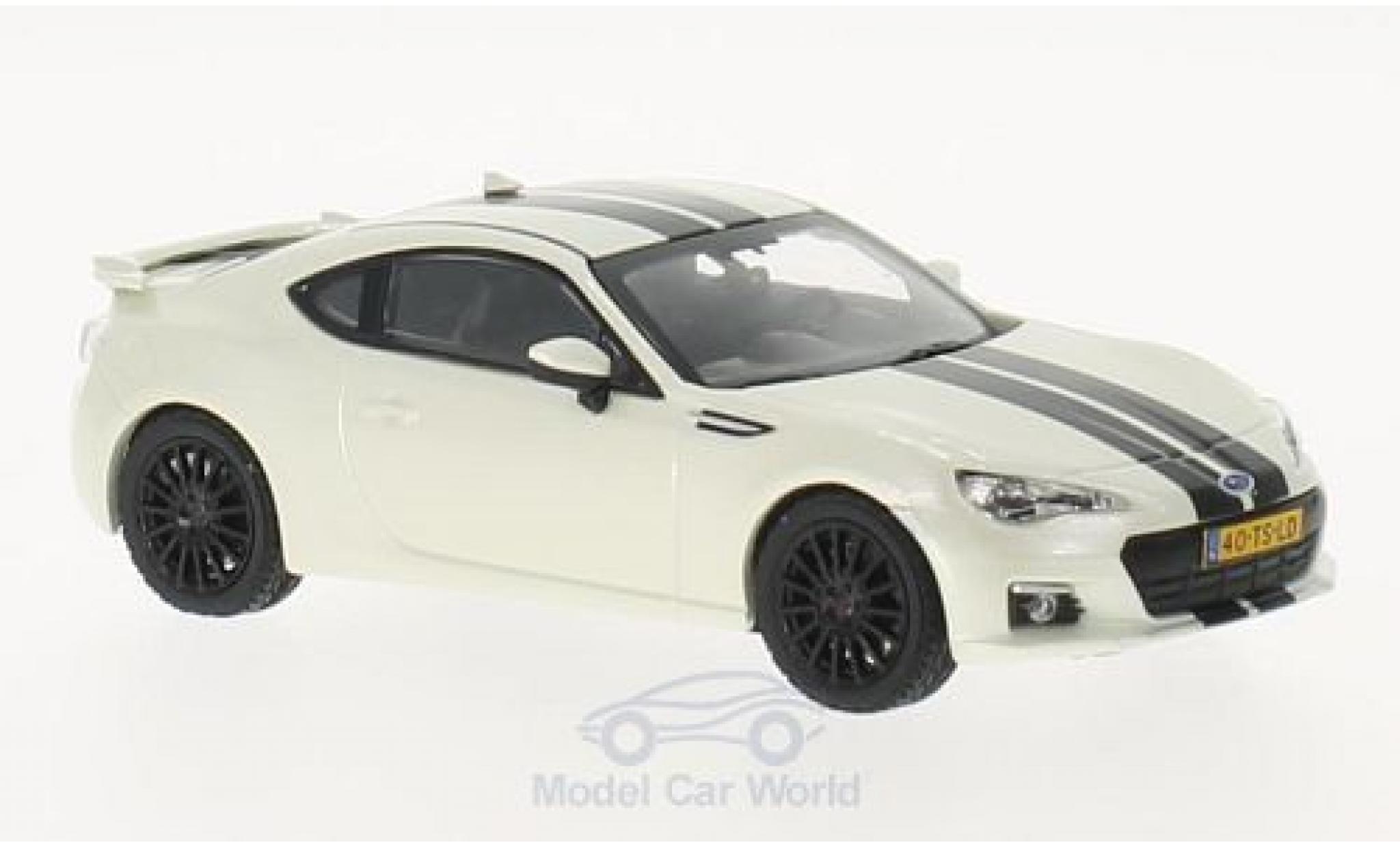 Subaru BRZ 1/43 Triple 9 Collection metallico bianco/nero 2014 modellino in miniatura