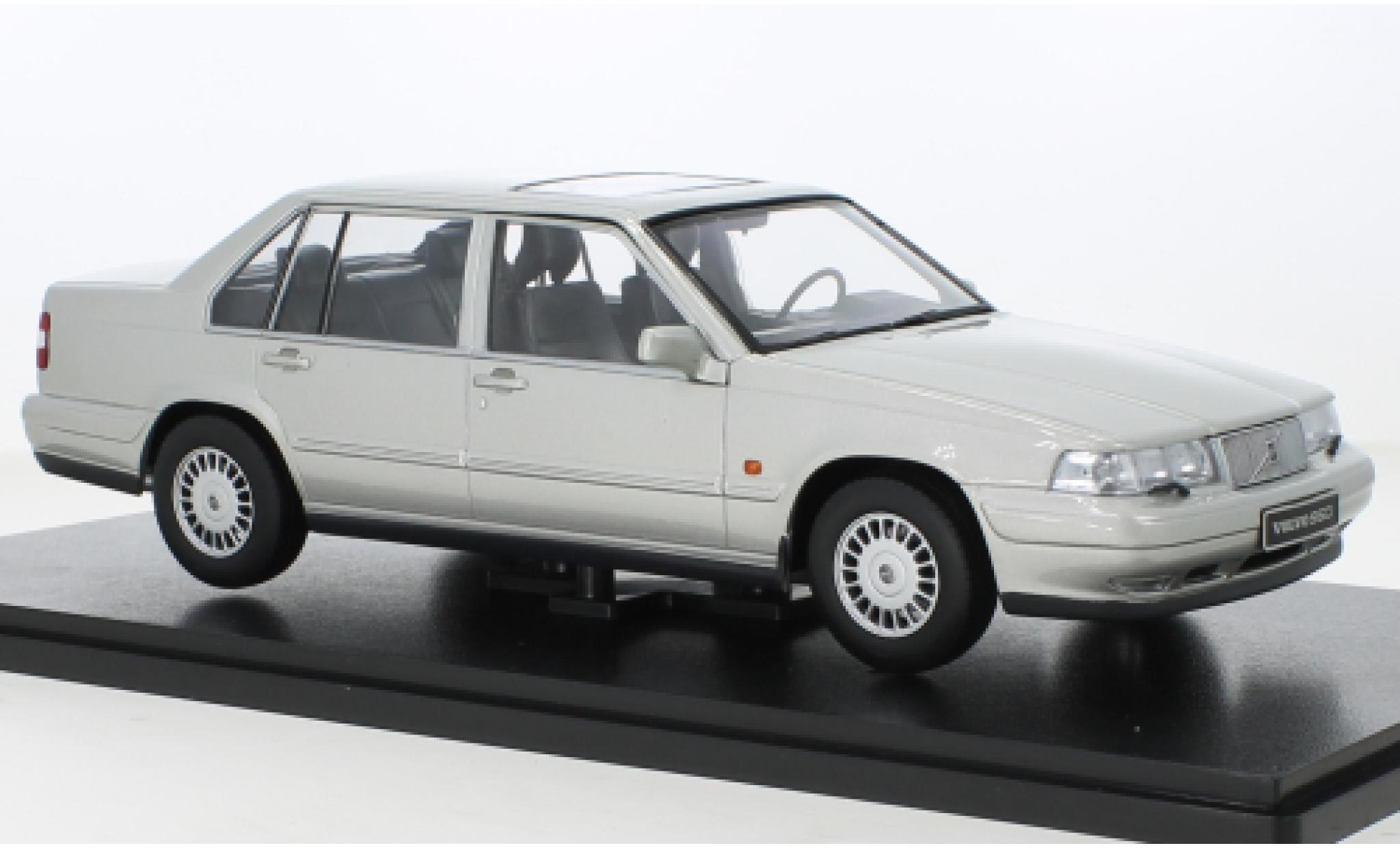 Volvo 960 1/18 Triple 9 Collection grigio 1996 modellino in miniatura
