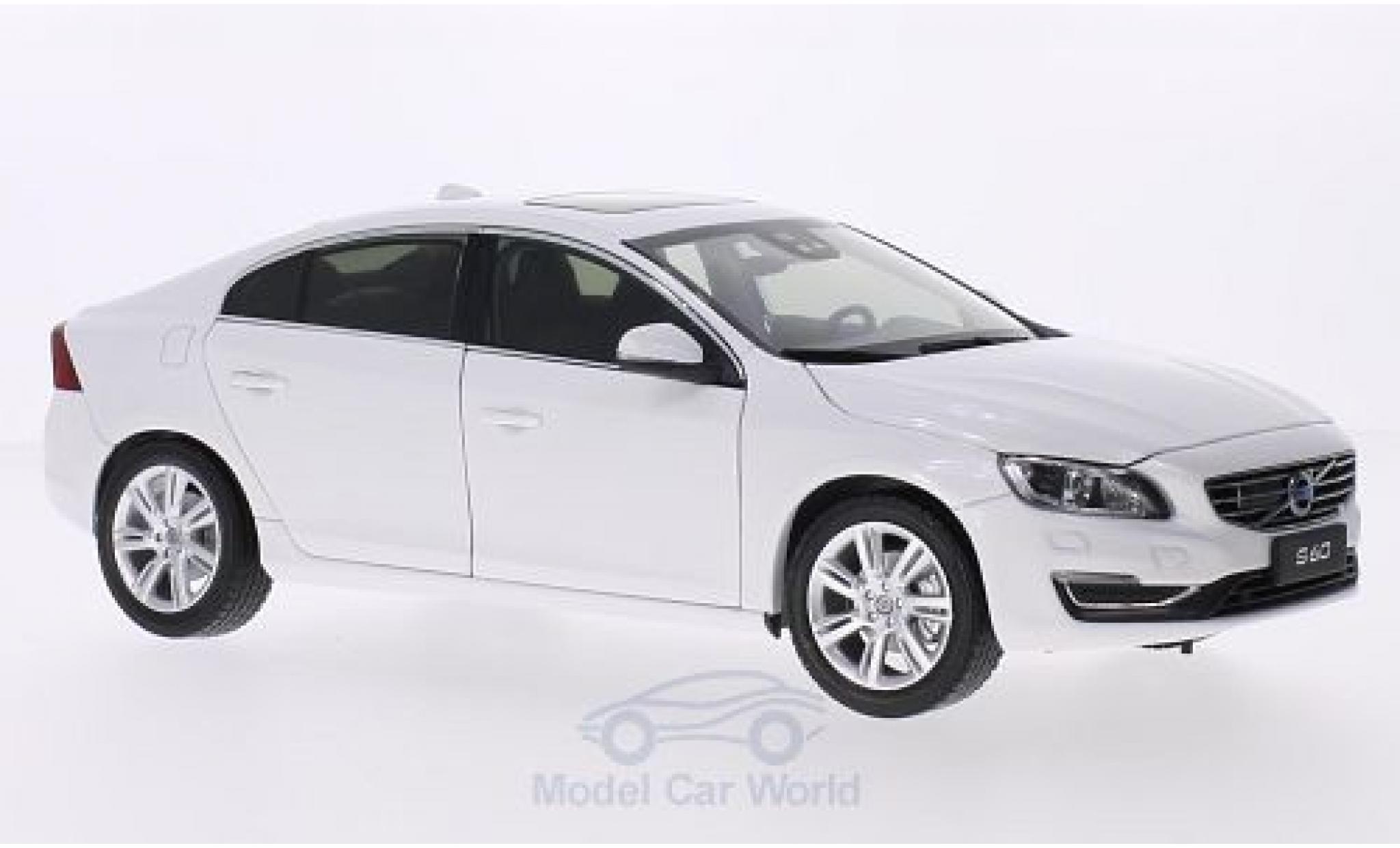 Volvo S60 1/18 Ultimate Diecast metallico bianco 2015 modellino in miniatura