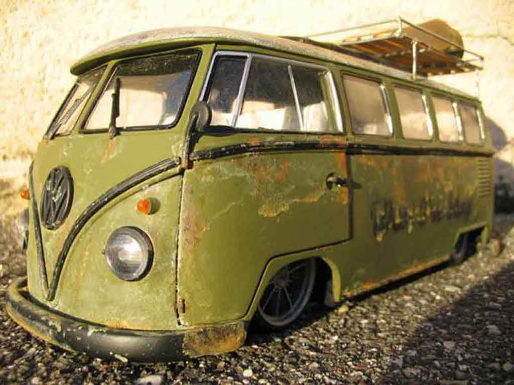 Volkswagen Combi 1/18 Welly 1962 rusty split modellino in miniatura