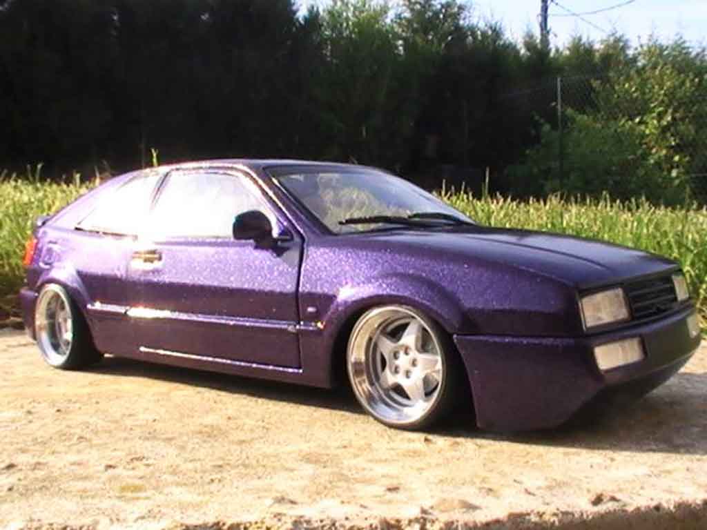 Volkswagen Corrado VR6 1/18 Revell VR6 peinture violet avec paillette tuning modellino in miniatura