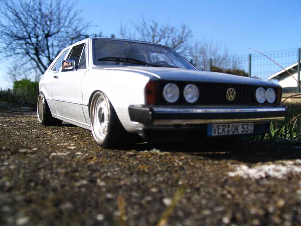Volkswagen Scirocco GTI 1/18 Revell GTI jantes bords larges a deport tuning modellino in miniatura