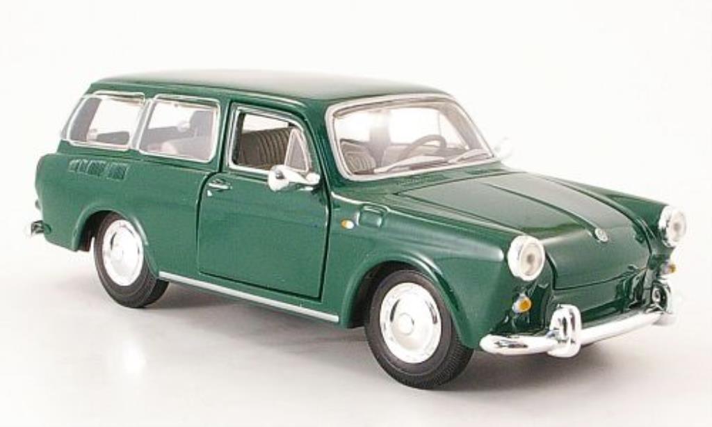 Volkswagen 1600 1/24 Maisto Variant grun 1967 modellino in miniatura