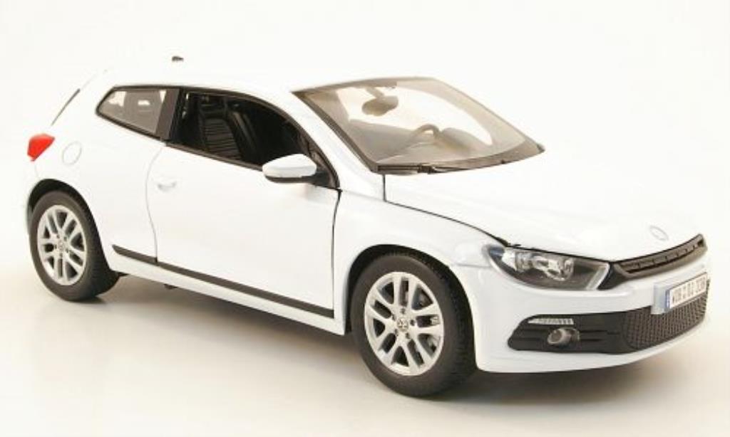 Volkswagen Scirocco 1/24 Welly 3 bianco modellino in miniatura