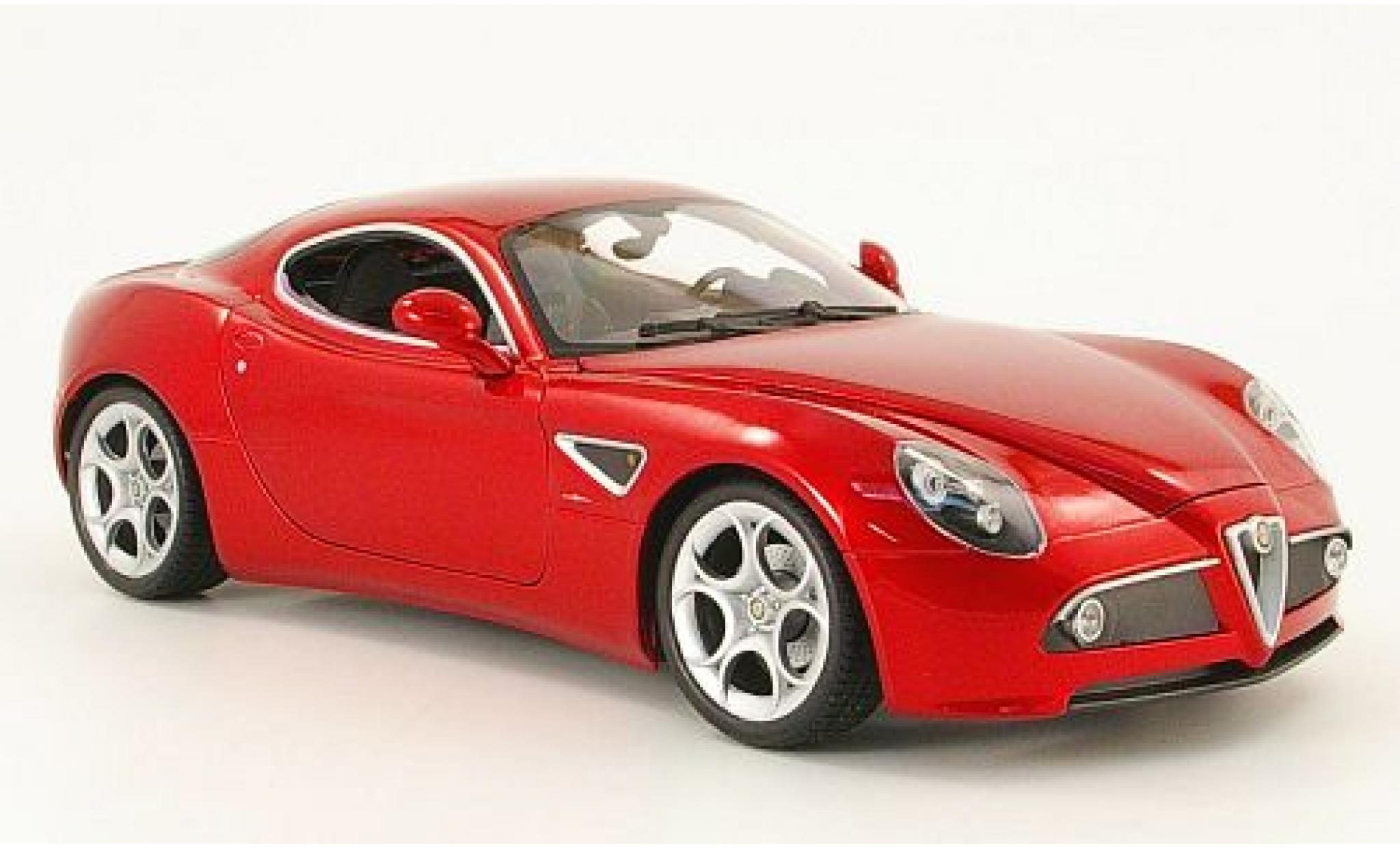 Alfa Romeo 8C 1/18 Welly Competizione rot 1:18 modellino in miniatura