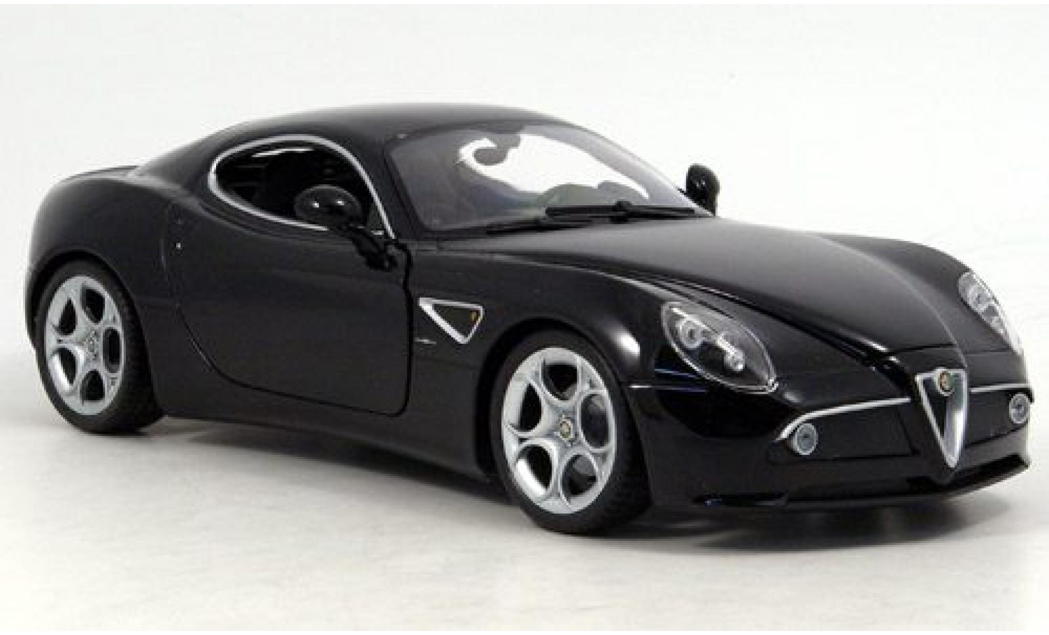 Alfa Romeo 8C 1/18 Welly Competizione schwarz 1:18 modellino in miniatura