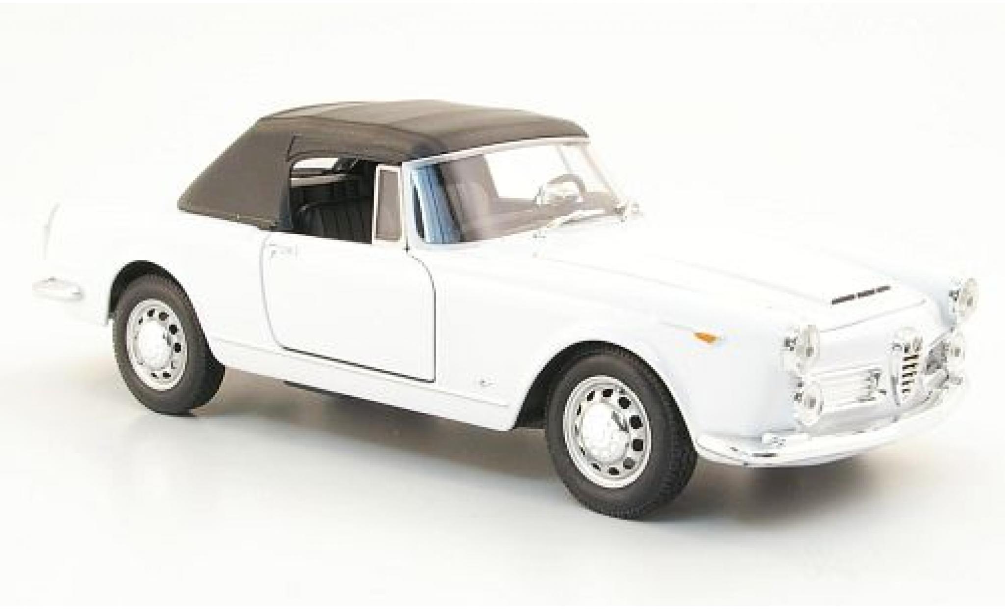 Alfa Romeo Spider 1/24 Welly 2600 weiss 1960 1:24 modellino in miniatura