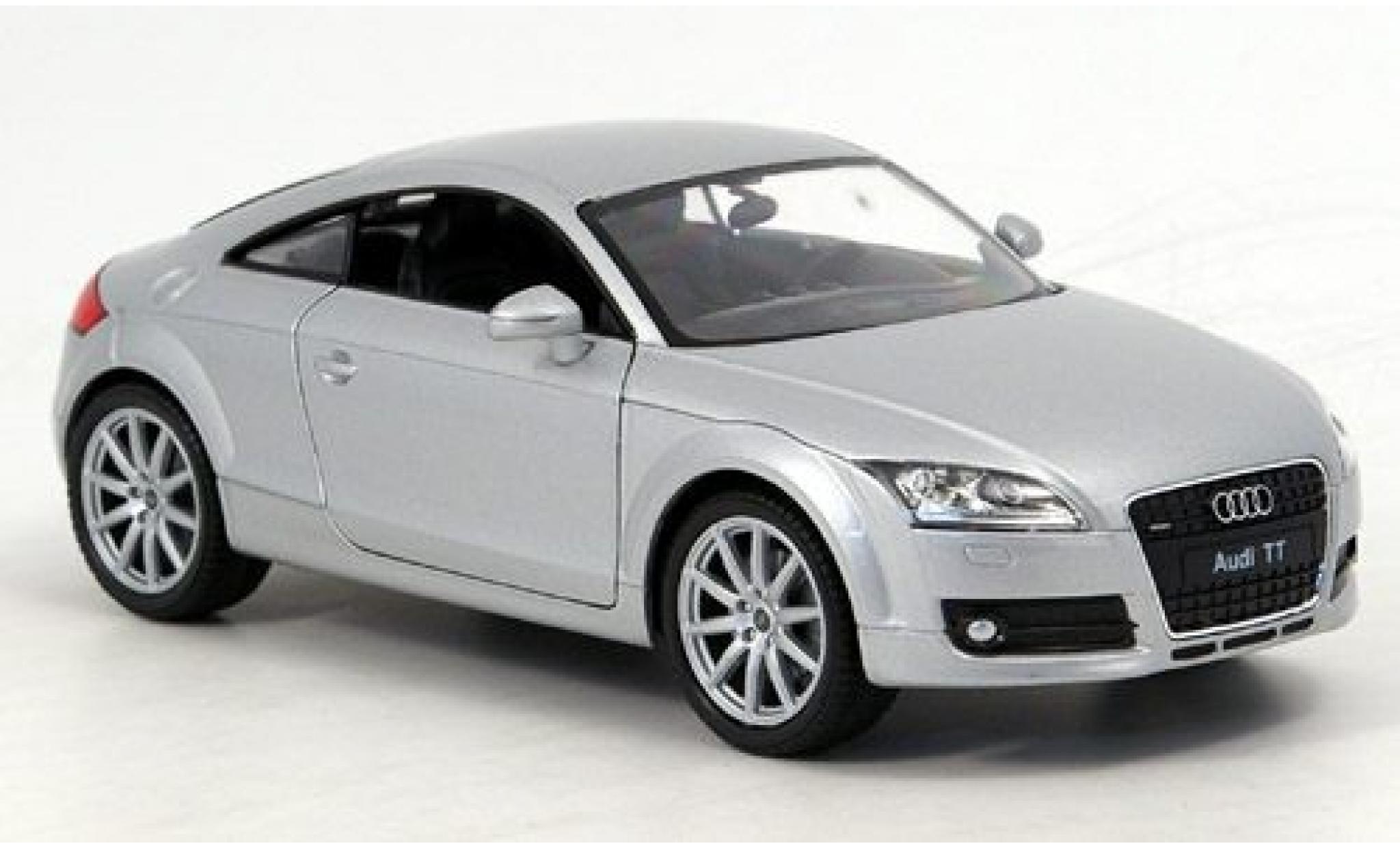 Audi TT 1/24 Welly Coupe silber 1:24 modellino in miniatura