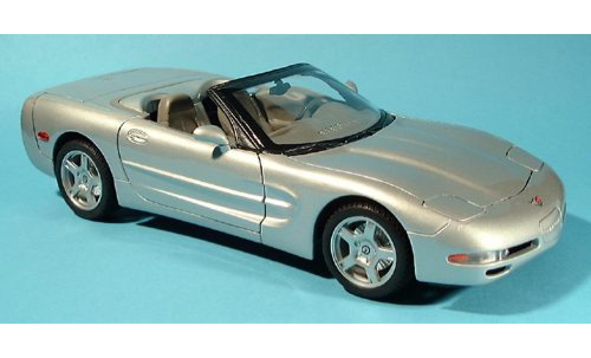 Chevrolet Corvette 1/18 Welly Cabrio silber 1999 1:18 modellino in miniatura