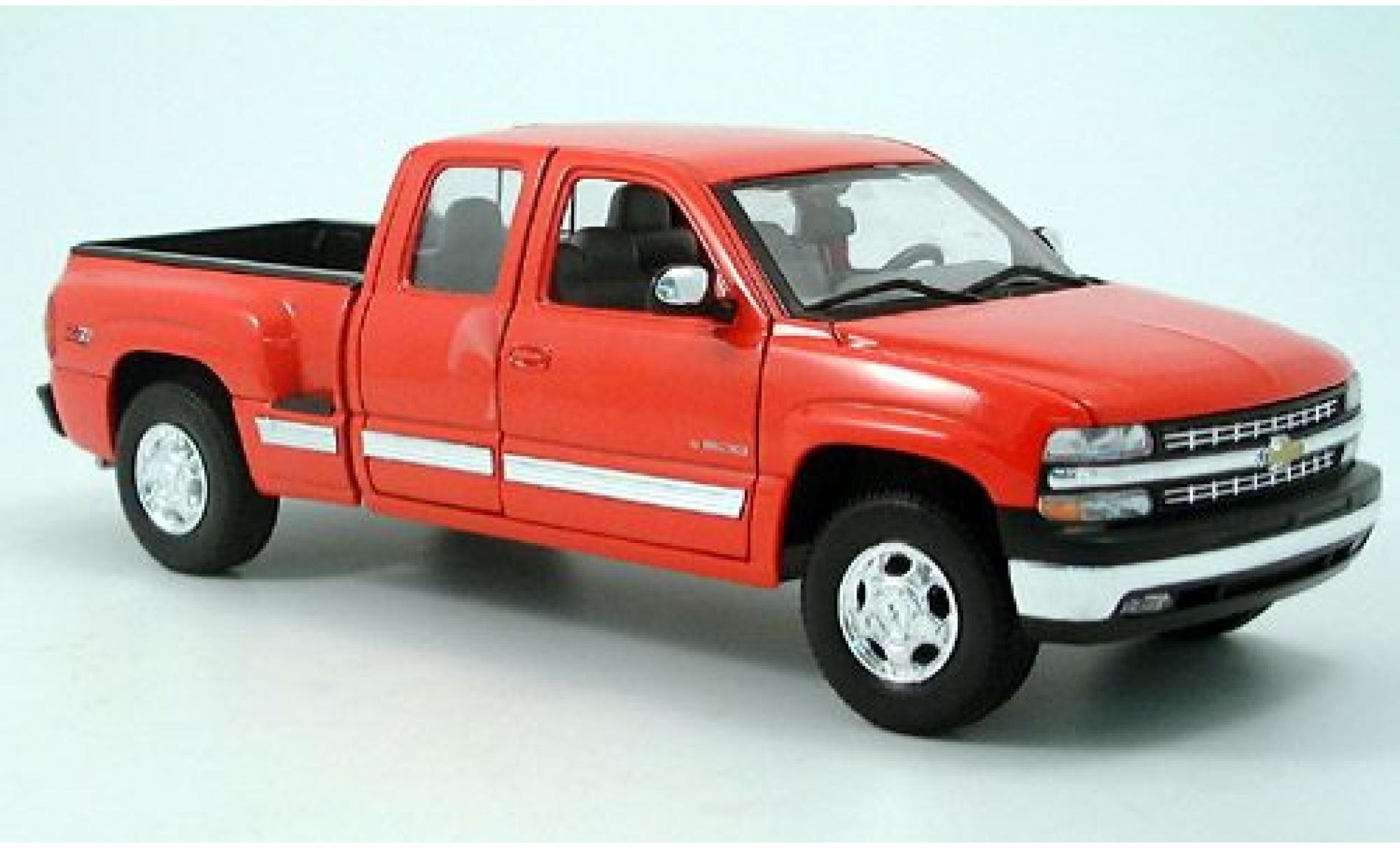 Chevrolet Silverado 1/18 Welly Ext. Cab rot 1:18 modellino in miniatura