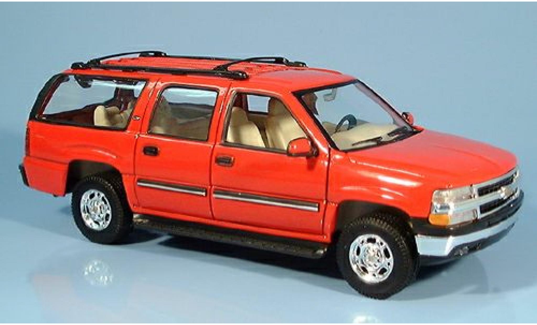 Chevrolet Suburban 1/24 Welly rot 2001 1:24 modellino in miniatura