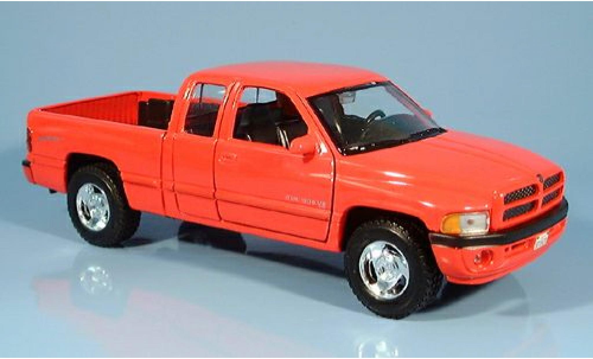 Dodge RAM 1/24 Welly Ram 1500 Sport rot 2002 1:24 modellino in miniatura