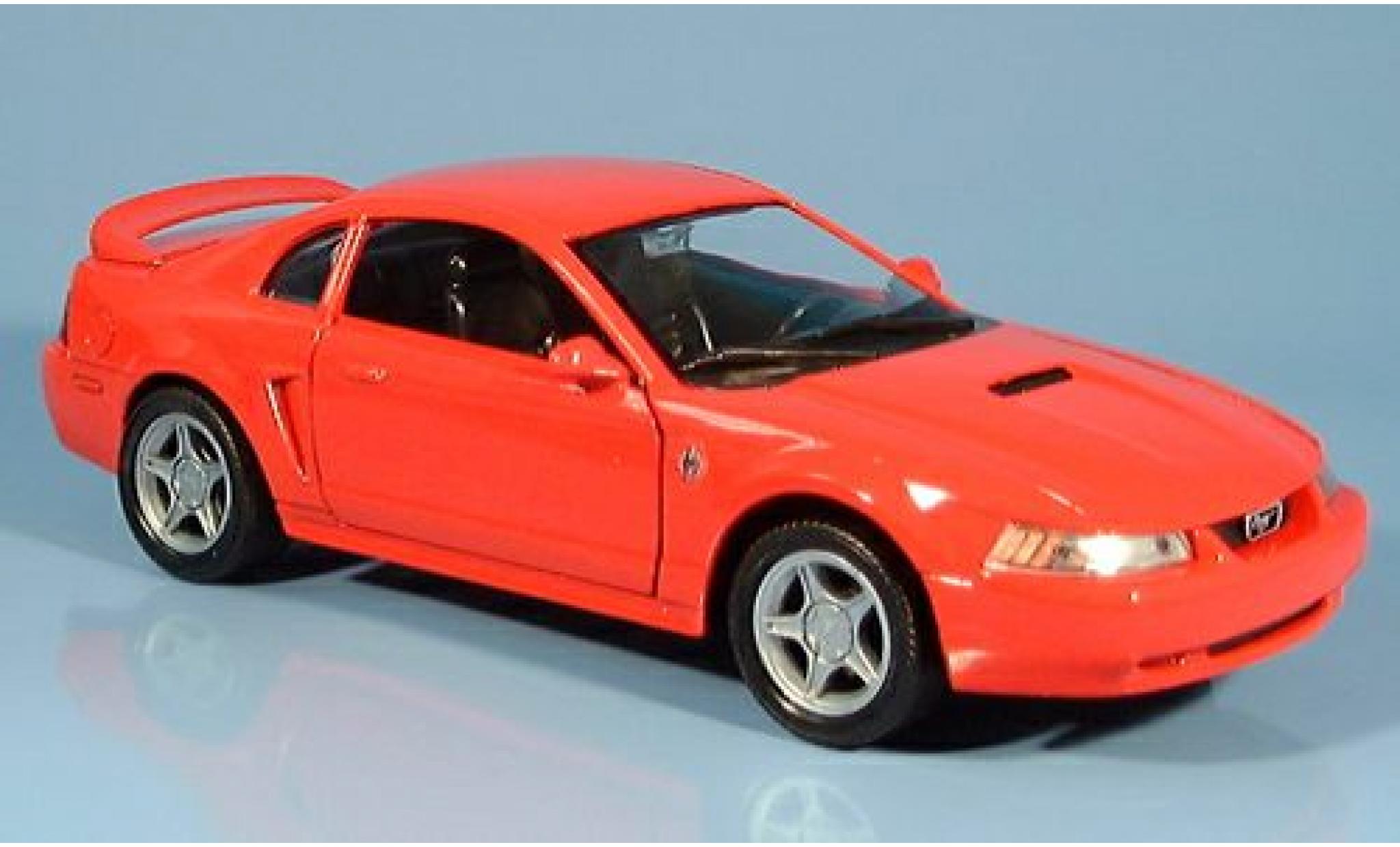 Ford Mustang 1/24 Welly GT rot 1999 1:24 modellino in miniatura