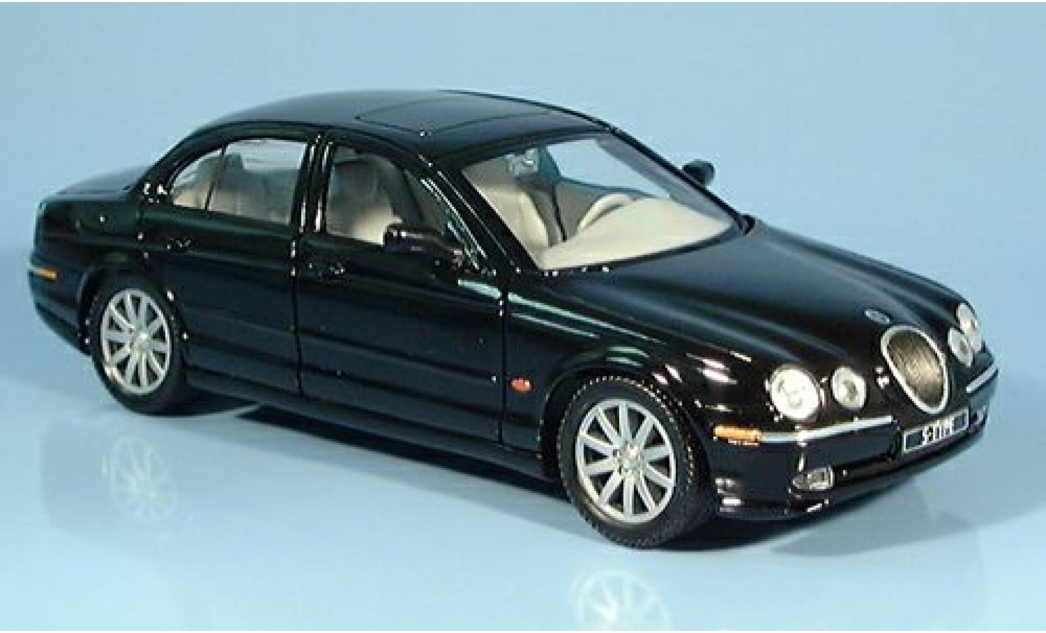 Jaguar S-Type 1/24 Welly schwarz 1:24 modellino in miniatura