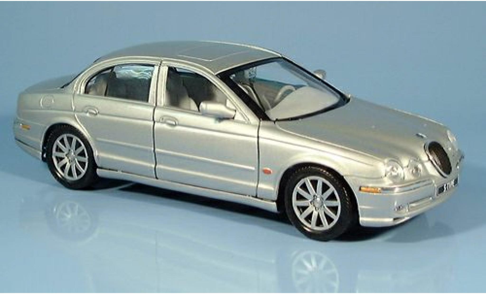 Jaguar S-Type 1/24 Welly silber 1:24 modellino in miniatura
