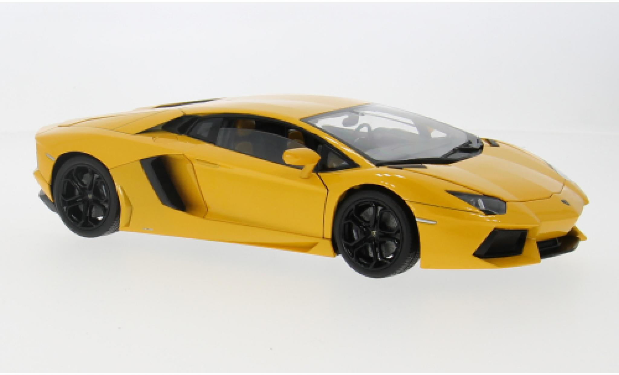 Lamborghini Aventador 1/18 Welly LP 700-4 gelb 2011 1:18 modellino in miniatura