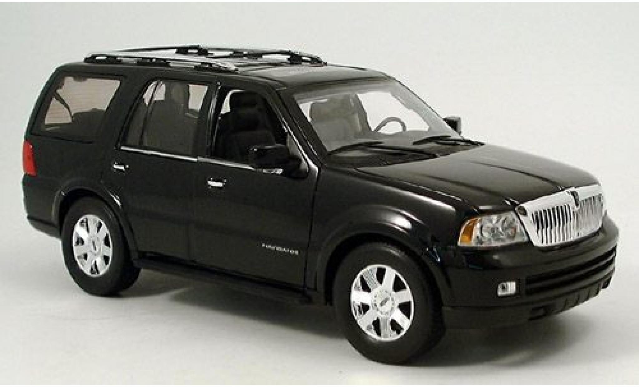 Lincoln Navigator 1/18 Welly schwarz 2005 1:18 modellino in miniatura