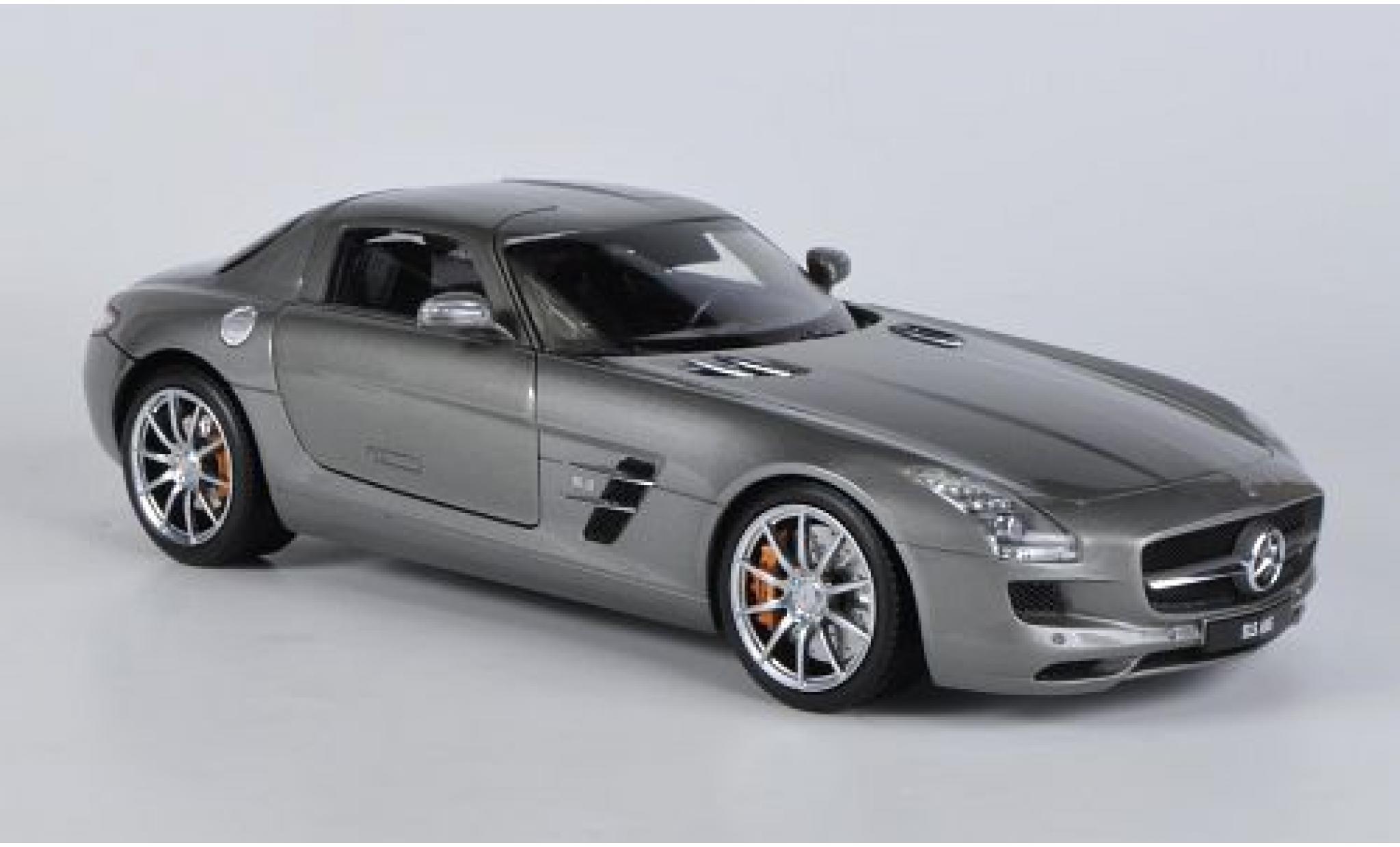Mercedes SLS 1/18 Welly AMG (C197) met.-grau (GTA Edition) 1:18 modellino in miniatura