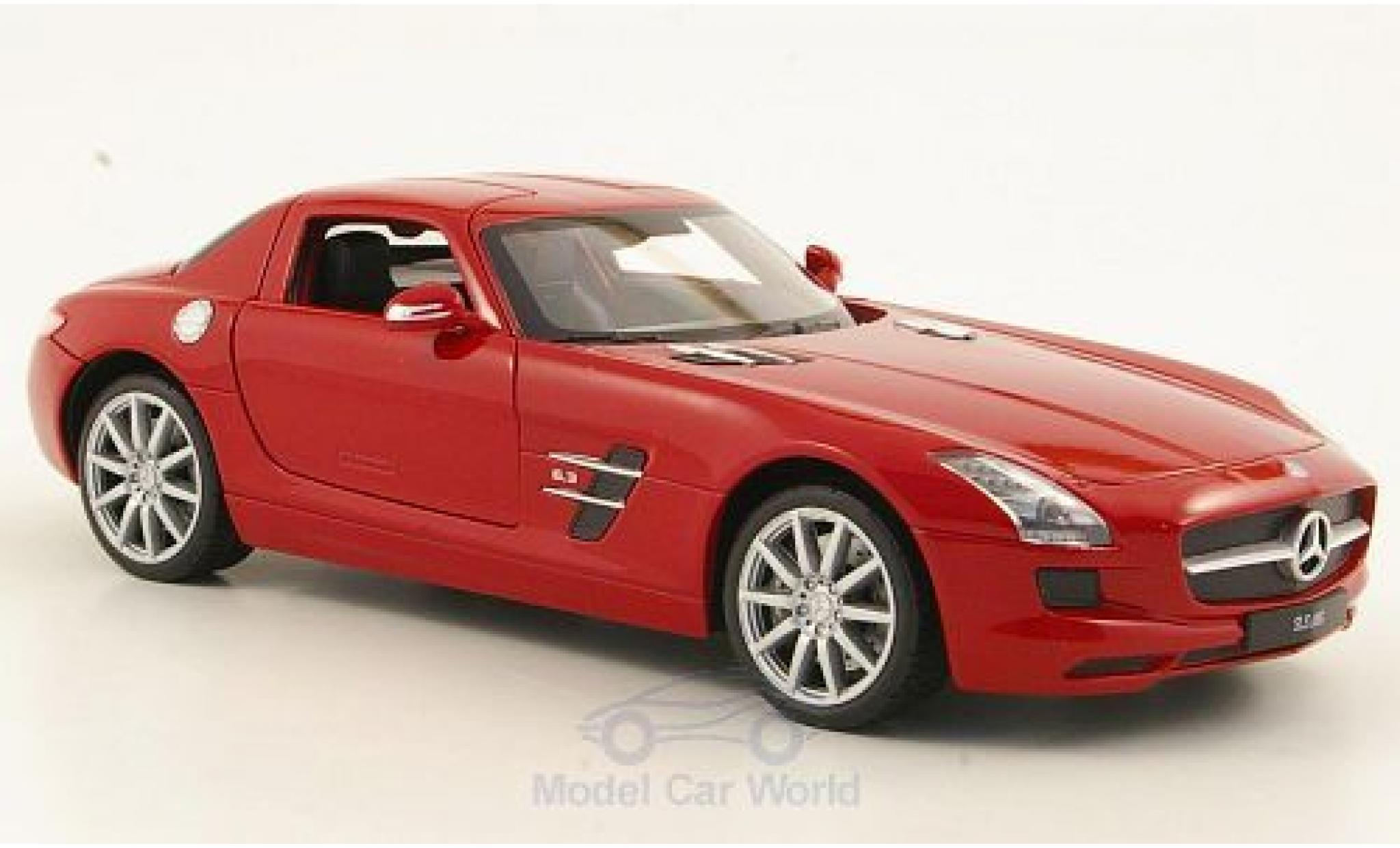 Mercedes SLS 1/24 Welly AMG (C197) rosso modellino in miniatura