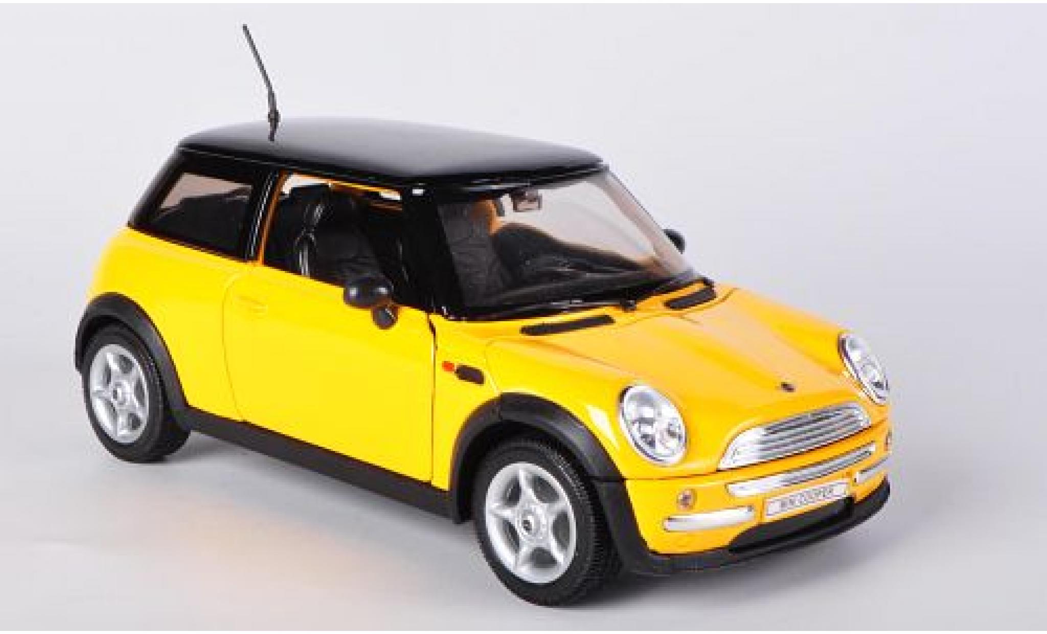 Mini Cooper 1/24 Welly giallo sans Vitrine modellino in miniatura