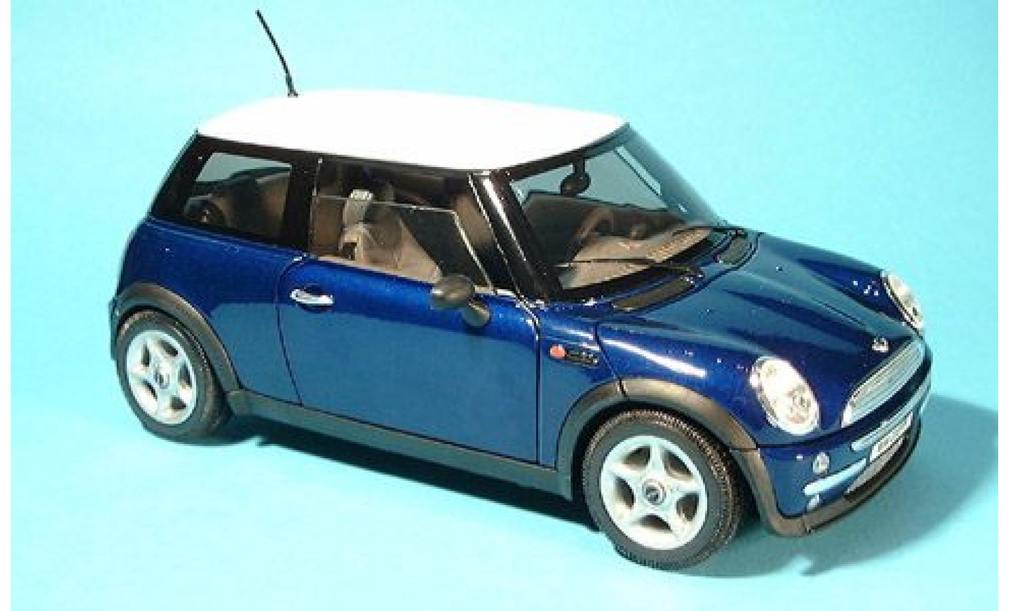 Mini Cooper 1/18 Welly New blau 1:18 modellino in miniatura