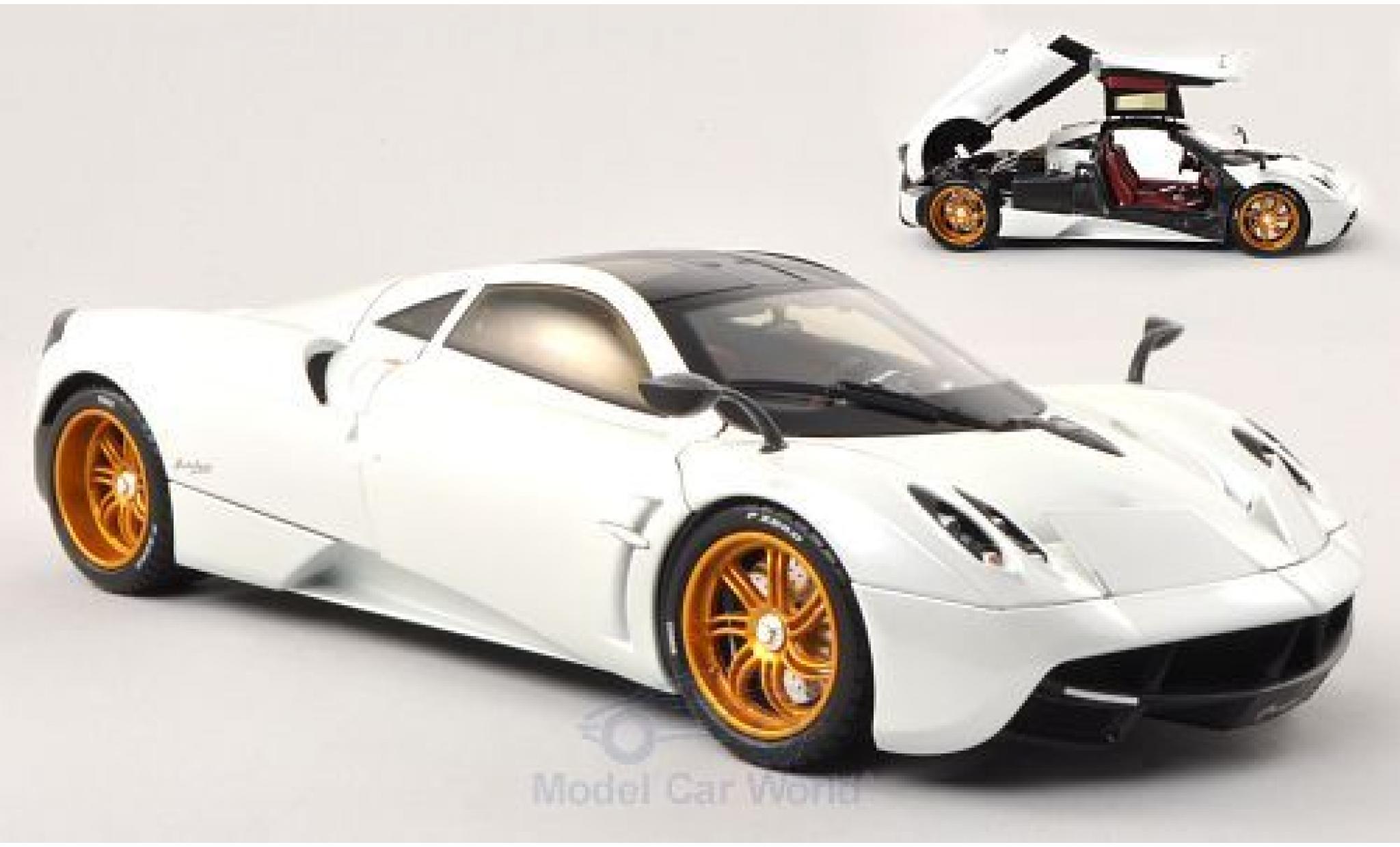Pagani Huayra 1/18 Welly met.-bianco (GTA Edition) ohne Vitrine modellino in miniatura