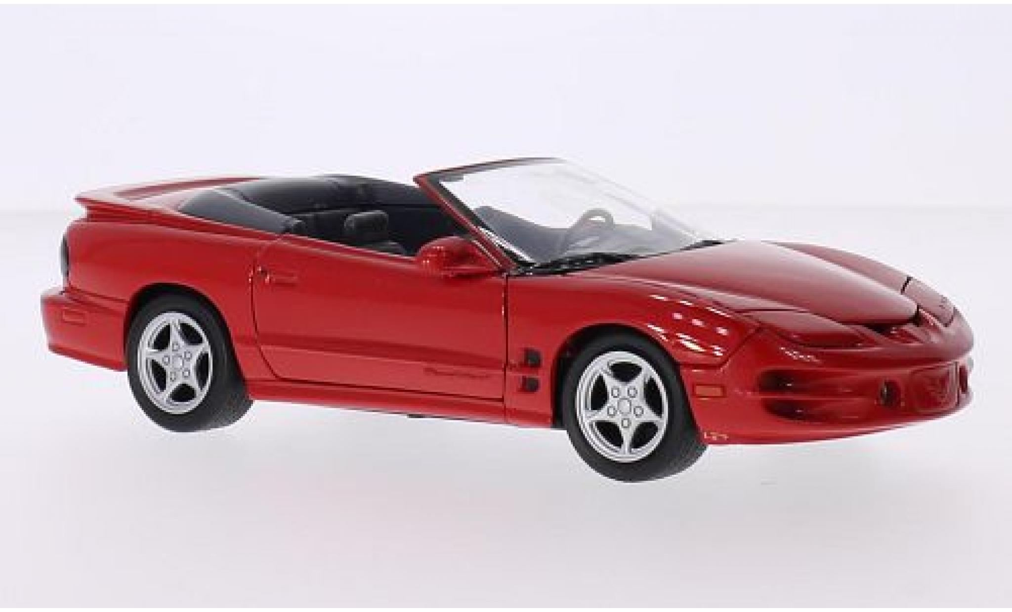 Pontiac Firebird 1/24 Welly Convertibile rosso 2001 modellino in miniatura