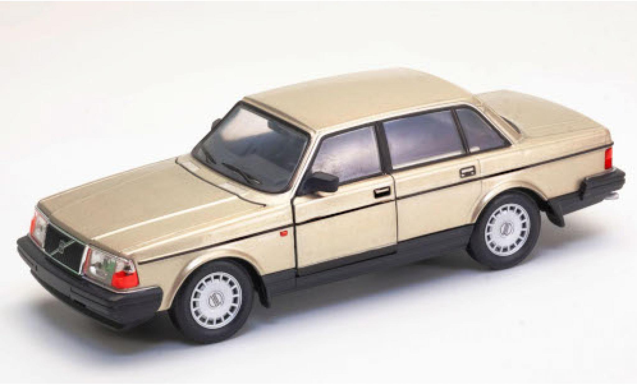 Volvo 240 1/24 Welly GL gold modellino in miniatura