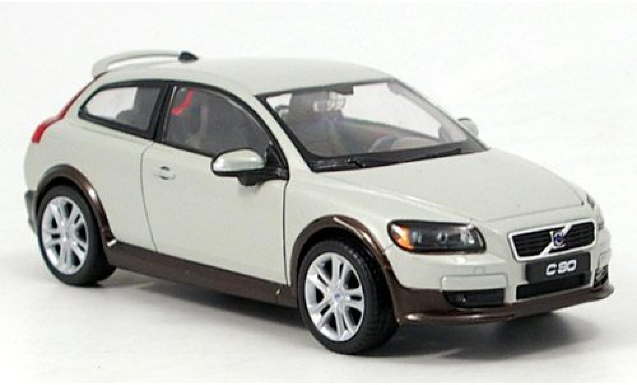 Volvo C30 1/24 Welly met.--beige 1:24 modellino in miniatura