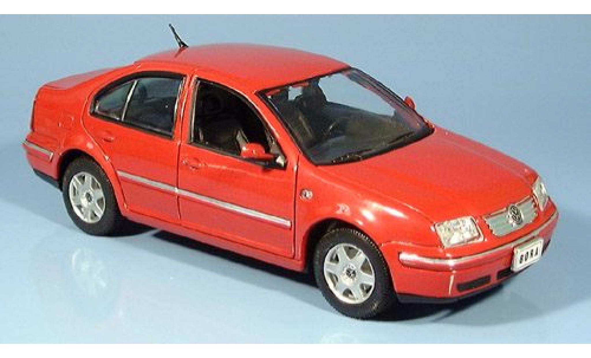 Volkswagen Bora 1/24 Welly Limousine (ohne Farbangabe) 2001 1:24 modellino in miniatura