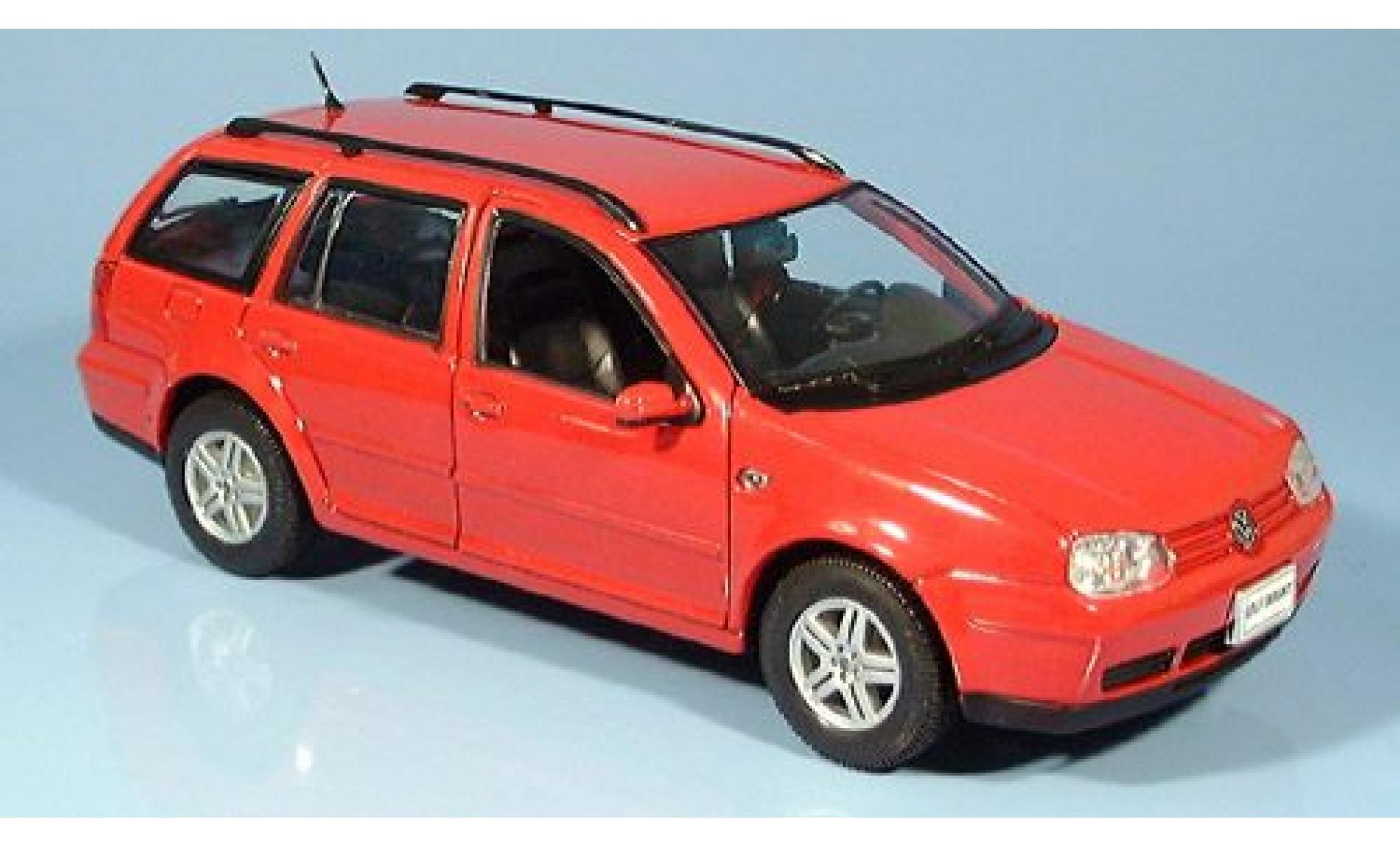 Volkswagen Golf 1/24 Welly Variant rot 2001 1:24 modellino in miniatura