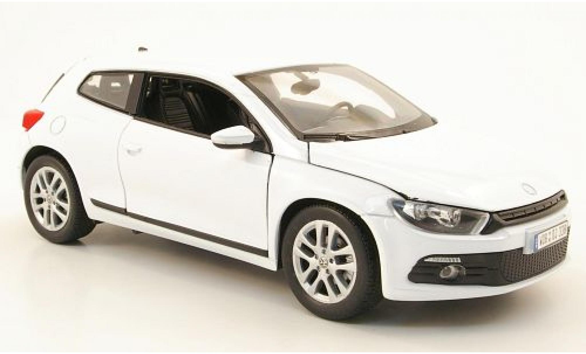 Volkswagen Scirocco 1/24 Welly 3 bianco modellino in miniatura