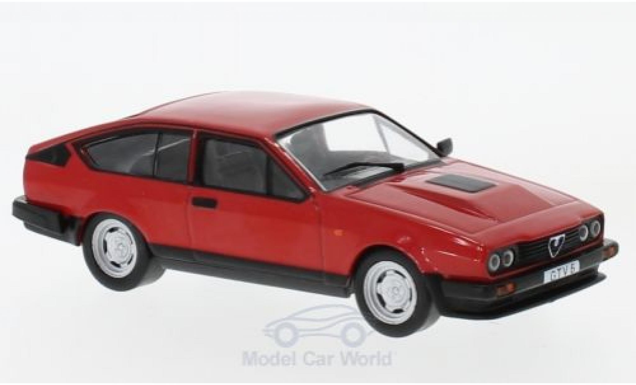 Alfa Romeo GT 1/43 WhiteBox V 6 rosso 1985 modellino in miniatura