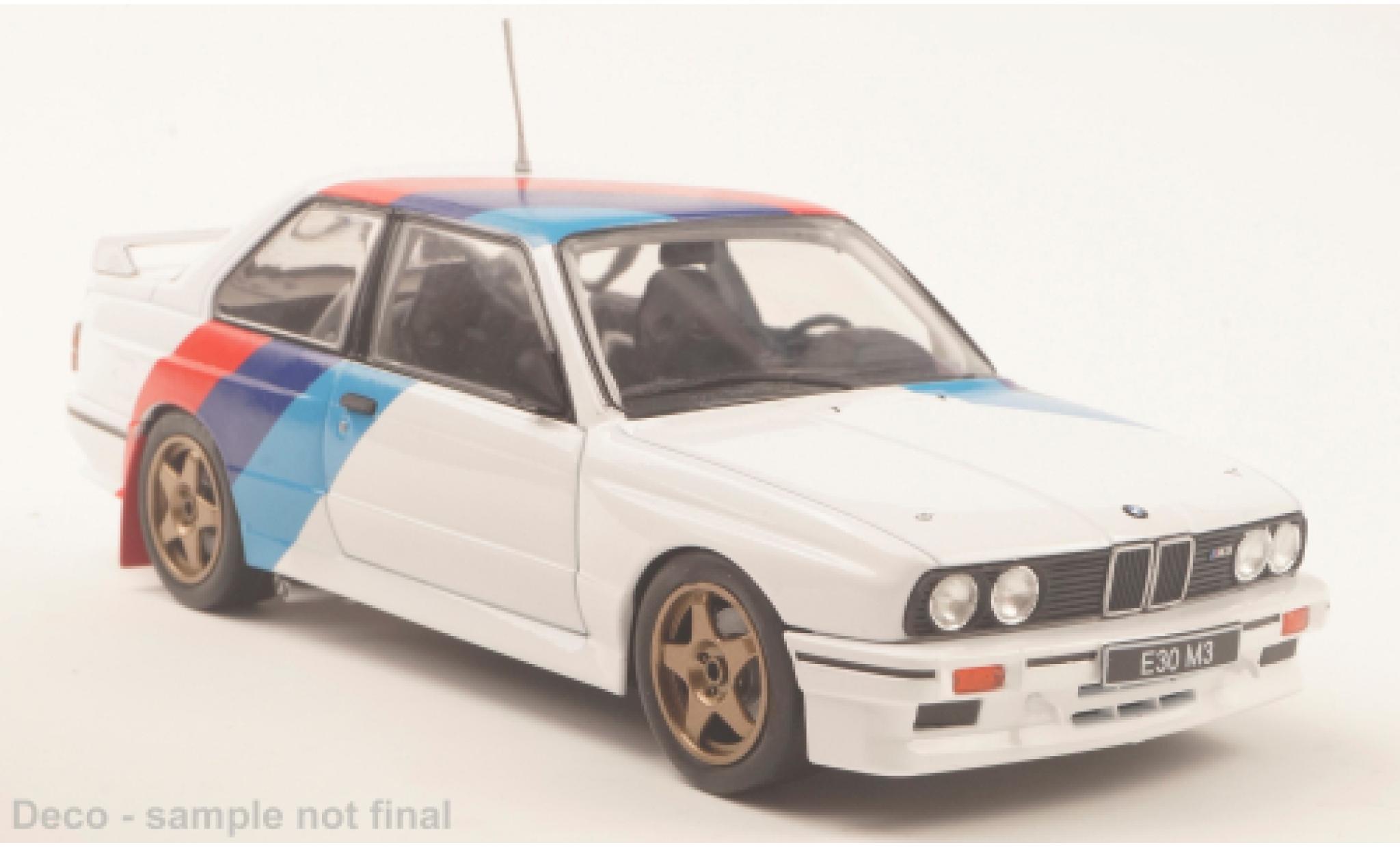 Bmw M3 1/24 WhiteBox (E30) weiss/Dekor 1989 1:24 modellino in miniatura