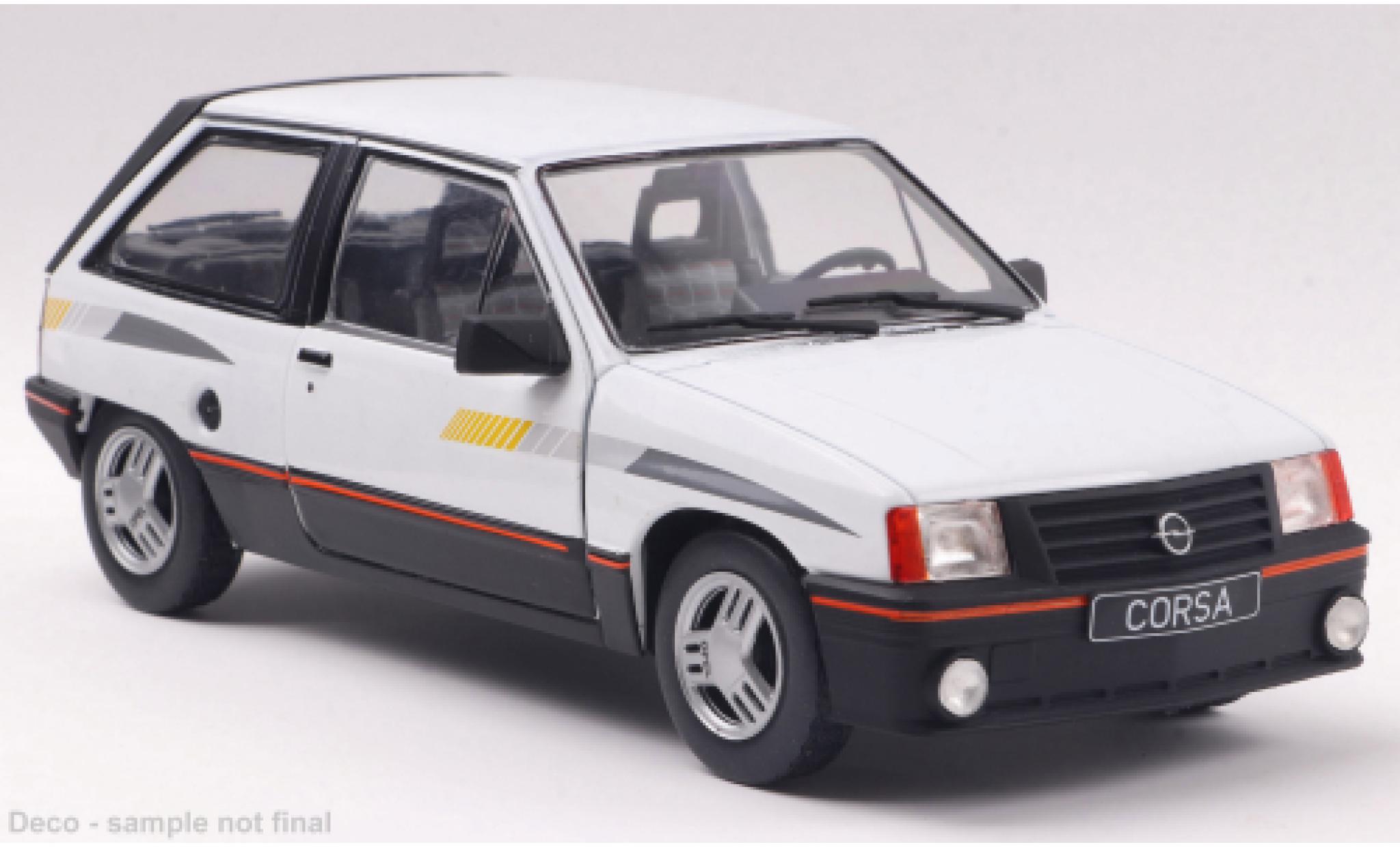 Opel Corsa 1/24 WhiteBox A SR weiss 1985 1:24 modellino in miniatura