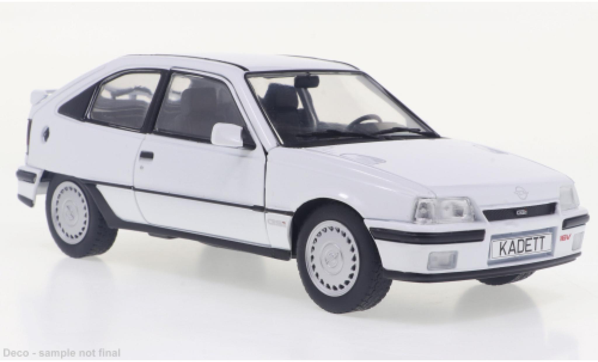 Opel Kadett 1/24 WhiteBox E GSI bianco 1985 modellino in miniatura