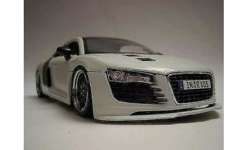 Audi R8 4.2 fsi 1/18 Maisto . tuning carb&white jantes gmp modellini auto